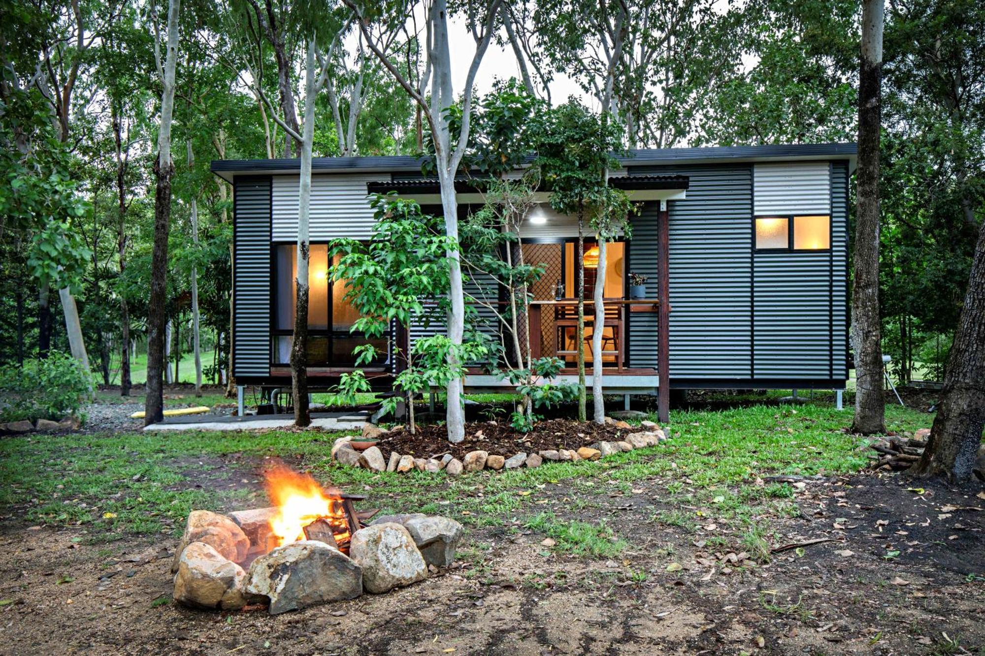 Airlie Beach Eco Cabins - Adults Only Bagian luar foto
